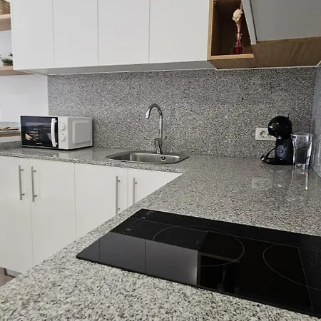 Sunshine A - - Coastal Village Escape Apartment Alcalá la Real
